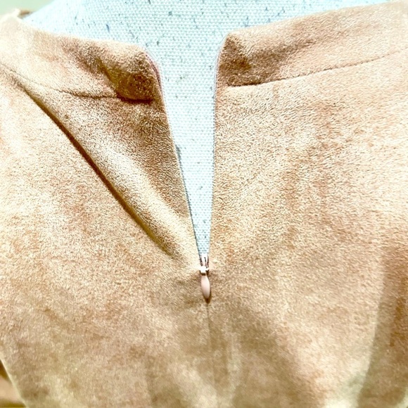 Bishop + Young blush faux suede Boxy Crop short sleeve top size small - Picture 7 of 9